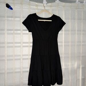 Wild Fable Tiered Mini Dress Women Small Black Excellent V-Neck Short Sleeve